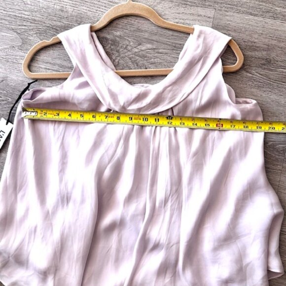 L’AGENCE Scoop Neck Sleeveless Blouse in pretty Lavender - Picture 14 of 15